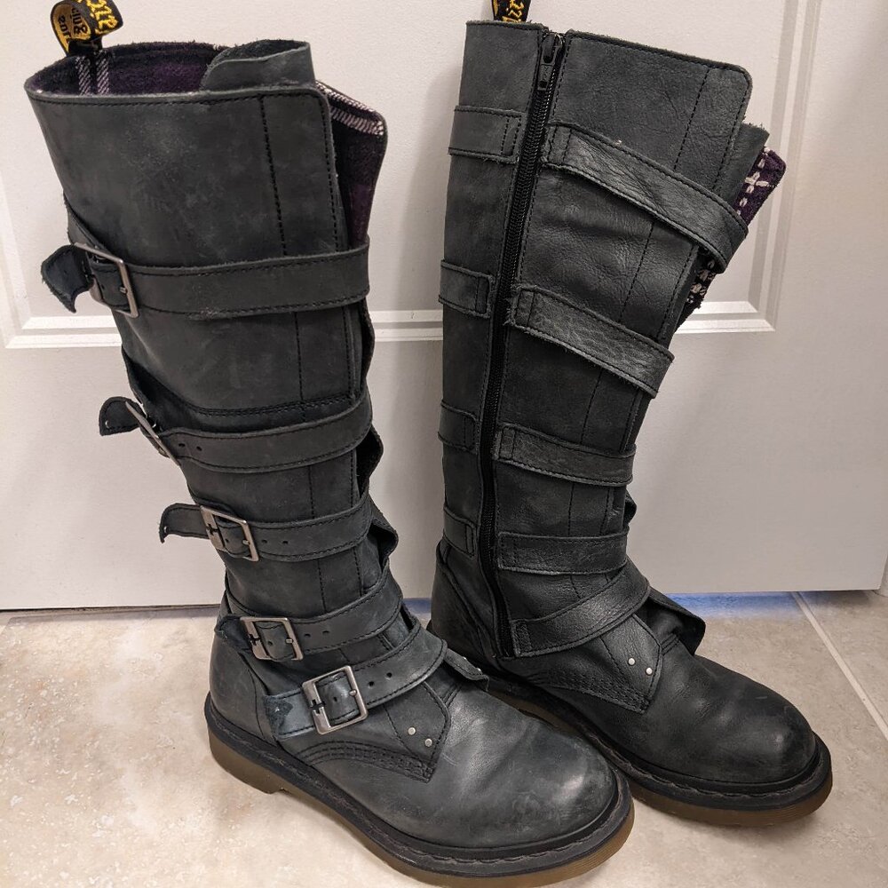 Stylish Black Buckle Boots